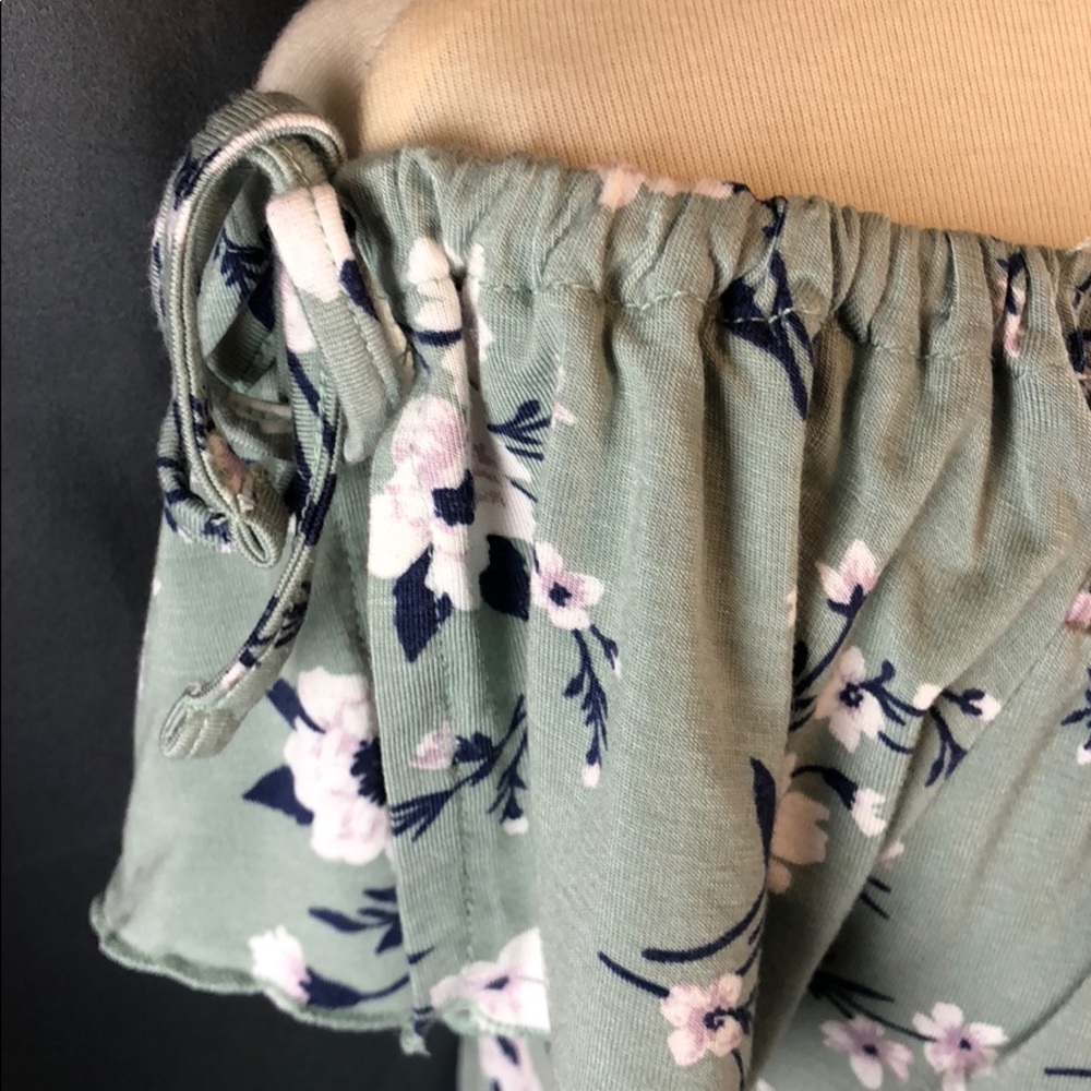 American Eagle off the shoulder top - Picture 4 of 4